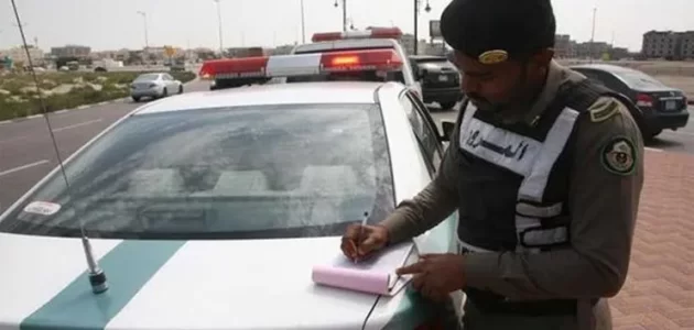 المرور تكشف شرط قيادة المركبات ذات اللوحات الأجنبية في السعودية