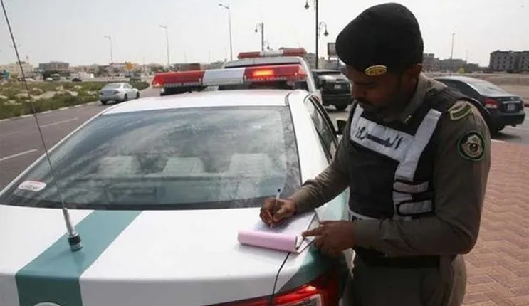 المرور تكشف شرط قيادة المركبات ذات اللوحات الأجنبية في السعودية