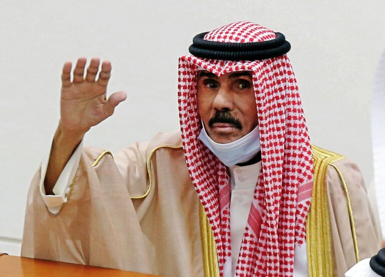 النيابة العامة الكويتية تتعهد بملاحقة مروجي الشائعات عن صحة أمير الكويت