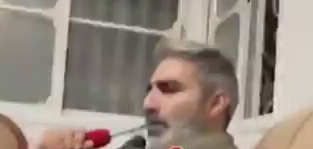 انتشار فيديو يظهر جنود إسرائيليين يدخنون الشيشة ويأكلون المسليات أمام معتقلين فلسطينيين