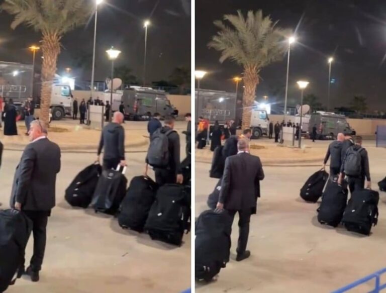 بعد منعهم من رفع شعارات سياسية.. شاهد لحظة انسحاب نادي غلطة سراي التركي من مباراة السوبر بموسم الرياض