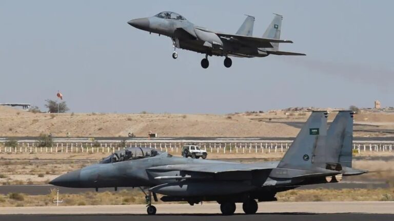 تحطم طائرة مقاتلة سعودية في الظهران واستشهاد طاقمها