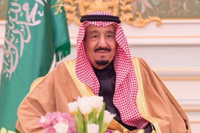 خادم الحرمين الشريفين ينعى أمير الكويت الشيخ نواف الأحمد الجابر الصباح
