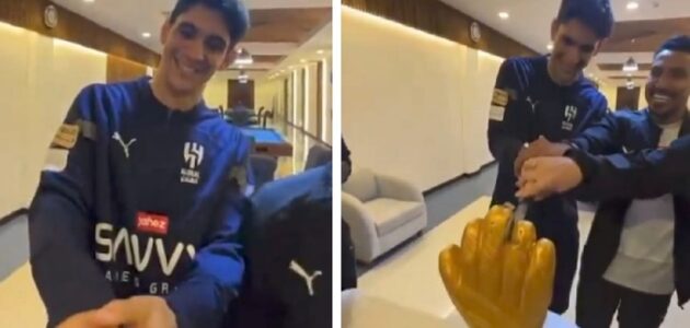 شاهد الهلال يحتفل بـ بونو بعد حصوله على جائزة أفضل حارس مرمى في أفريقيا