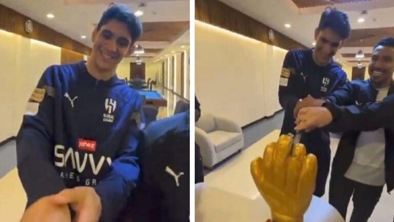 شاهد الهلال يحتفل بـ بونو بعد حصوله على جائزة أفضل حارس مرمى في أفريقيا