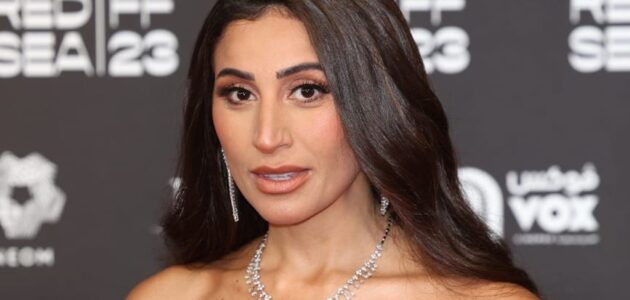 شاهد دينا الشربيني تلفت الأنظار في افتتاح مهرجان البحر الأحمر في جدة.. وهذه تكلفة فستانها