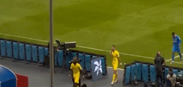 شاهد ردة فعل رونالدو على ترديد جماهير الهلال اسم ميسي