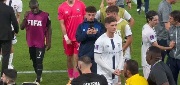 شاهد.. لاعبو أوكلاند سيتي يعبرون عن إعجابهم بـ بنزيما عقب خسارتهم أمام الاتحاد