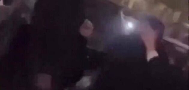 شرطة القصيم تباشر حادثة مشاجرة واعتداء على مسنة في مكان عام -فيديو