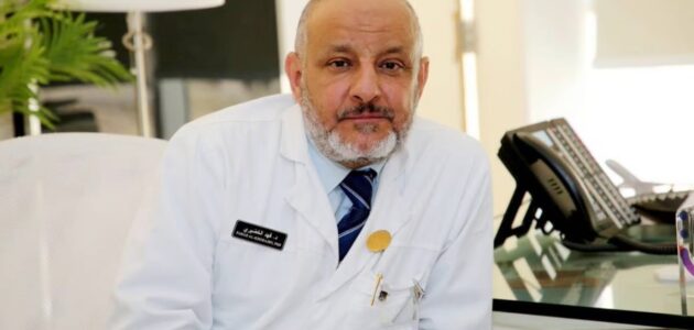 طبيب أورام يُحذر من مخاطر قراءة نشرة الدواء