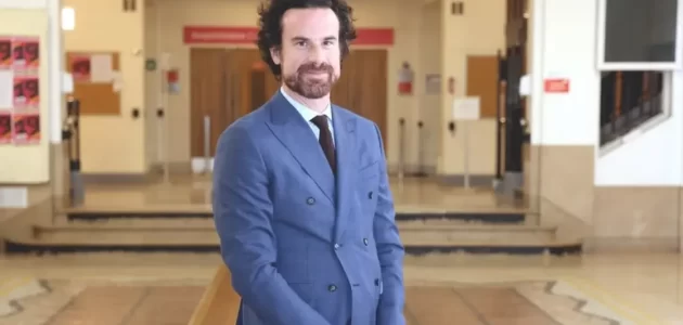 فضيحة جديدة تهز جامعة النخب الفرنسية بطلها زميل ماكرون