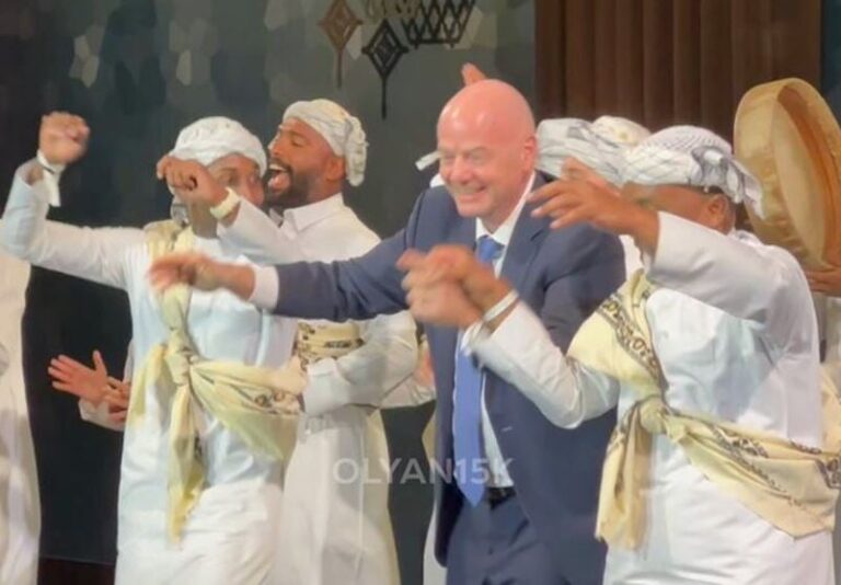 فيديو.. انفانتينو يُشارك فرقة ينبعاوية الرقص في جدة