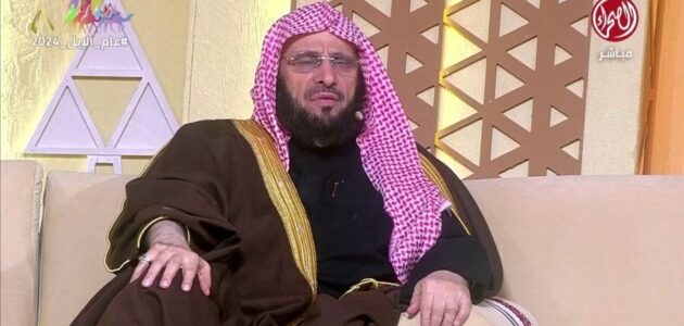 فيديو.. مشاري المخلفي يفاجئ الشيخ عائض القرني بقوله: الناقة لسيت حيوان