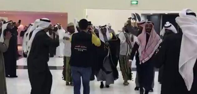 فيديو يوثق فرحة عريس في ليلة زفافه ينتشر على وسائل التواصل الاجتماعي