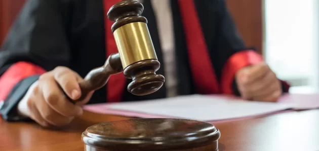 قضية أبكت المصريين.. فتاة ضربت والدها بالحذاء وبرأتها المحكمة لهذا السبب