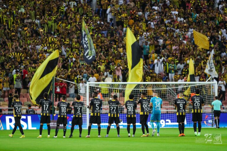 لاعب مانشستر يونايتد يصدم جماهير الاتحاد