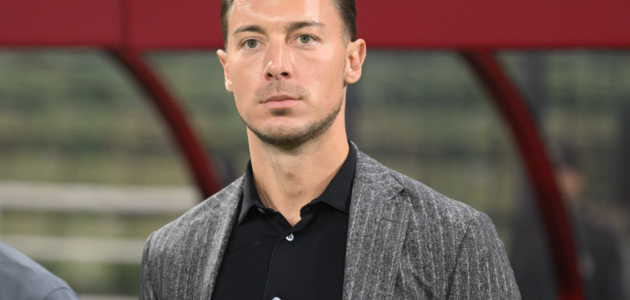 مدرب الأهلي يوضح حقيقة رحيل فيرمينو!