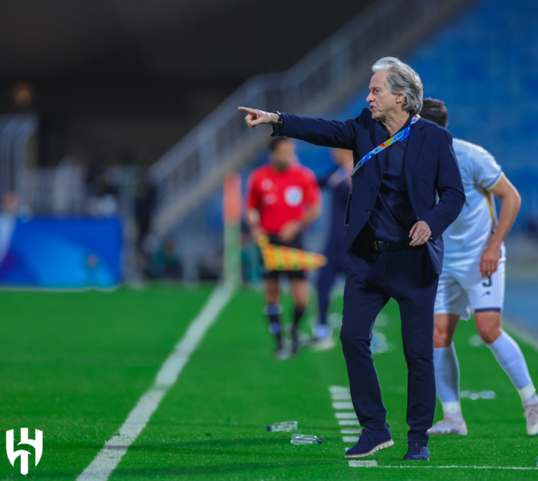 مدرب الهلال يقترب من معادلة رقمه التاريخي