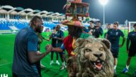 مشجع سنغالي يحظى باستقبال خاص من نادي الهلال