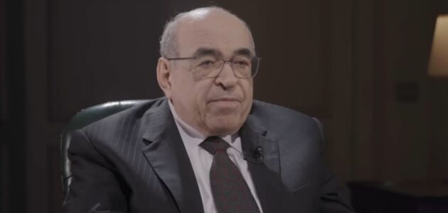 مصطفى الفقي يكشف كيف كان الملك فيصل يعامل زوجة عبدالناصر أثناء أدائها الحج برفقة ابنتها