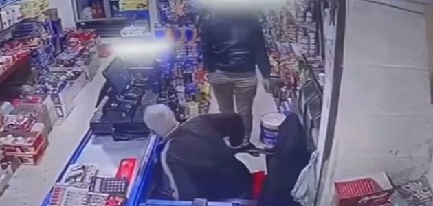 مقطع فيديو للحظة ارتكاب جريمة قتل مروعة في عين الباشا بالأردن