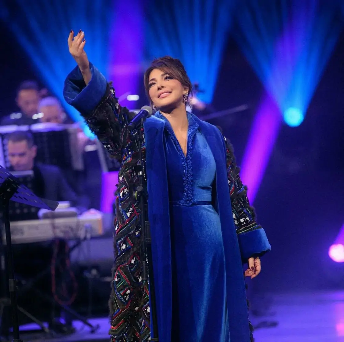 شاهد حفل أصالة نصري بث مباشر في مهرجان الشيخ زايد في أبوظبي