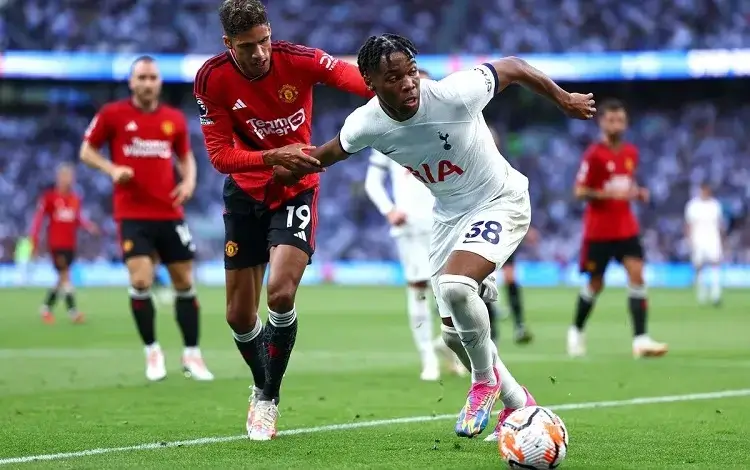 مشاهدة مباراة مانشستر يونايتد وتوتنهام بث مباشر على تويتر اليوم