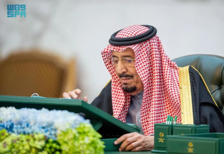 خادم الحرمين يرأس جلسة ⁧‫مجلس الوزراء في الرياض ويتخذ عدداً من القرارات