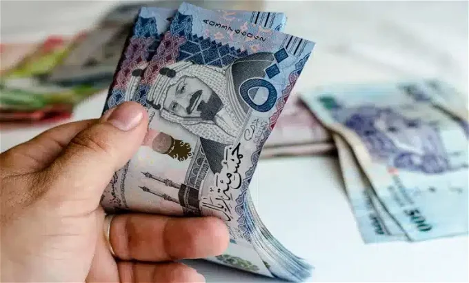 إيداع رواتب الموظفين مع العلاوة السنوية.. غدا