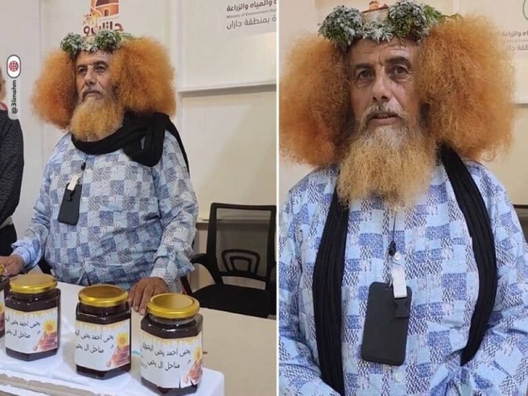 بائع عسل سعودي يروي قصة جمعه لخلايا النحل في جبال الداير بجازان قبل أكثر من نصف قرن