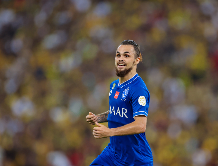 حسم مصير محترف الهلال