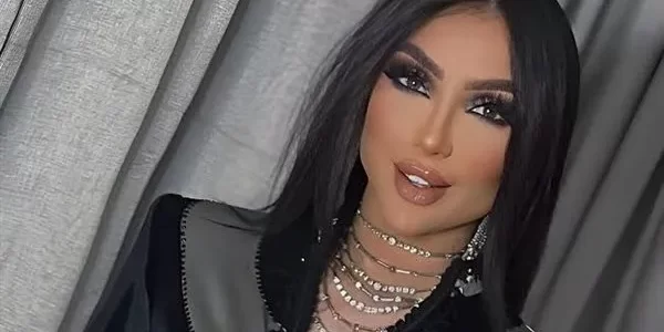 دنيا بطمة تنهار من البكاء في بث مباشر طلباً للعفو الملكي