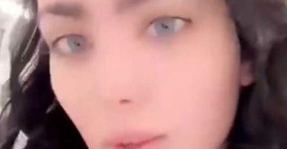 سائق يتحرش بفتاة.. والأخيرة تكشف التفاصيل: السواليف معك حلوة -فيديو