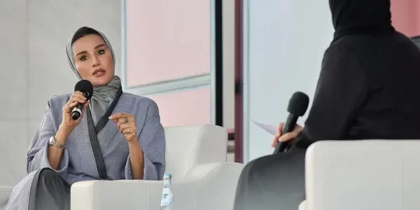 شاهد أحدث ظهور للشيخة موزة خلال مشاركتها بفعاليات المدينة التعليمية بالدوحة
