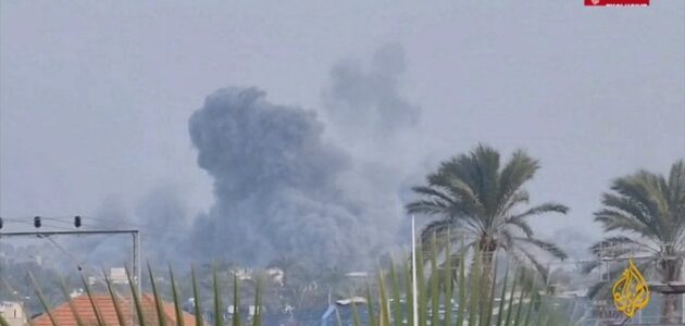 شاهد انفجار مبنى ومقتل 21 ضابطاً وجندياً إسرائيلياً استهدفتهم حماس بقذيفة صاروخية في غزة.. ونتنياهو يعلق