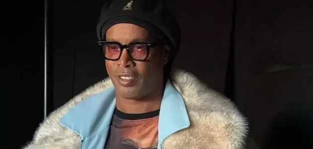 شاهد رونالدينيو يفاجئ جمهوره بوظيفة غير متوقعة في فرنسا