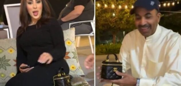 شاهد طارق العلي يثير ضحك الحضور بتعليقه على حجم حقيبة فتاة تجلس بجانبه