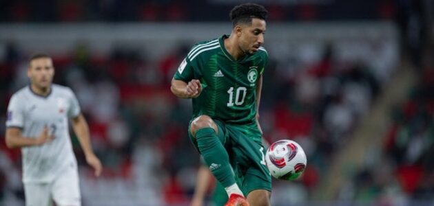 شاهد.. لفتة رائعة من الدوسري مع رديف في مباراة تايلاند تحظى بإشادة واسعة