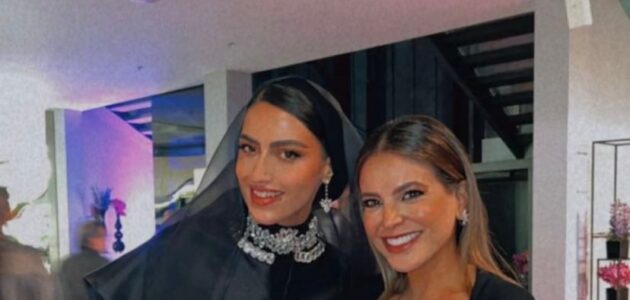 شاهد لقاء عفوي بين يارا النملة وبيبي عبدالمحسن في حفل Joy Awards