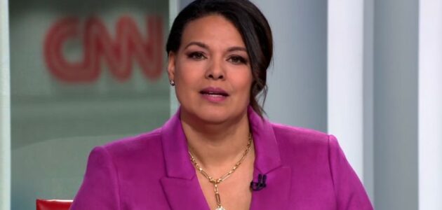شاهد مذيعة CNN تبكي على الهواء معلنة إصابتها بالسرطان