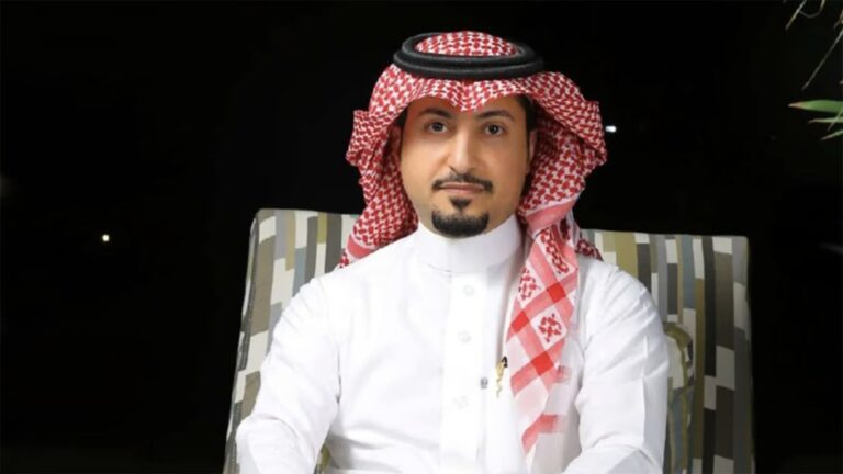 شاهد مطعم كويتي يضع سمول كابتشينو في موقف محرج