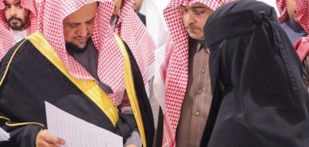 صور.. النائب العام يتفقد النيابة العامة بمنطقة عسير ويستمع لشكاوى المستفيدين