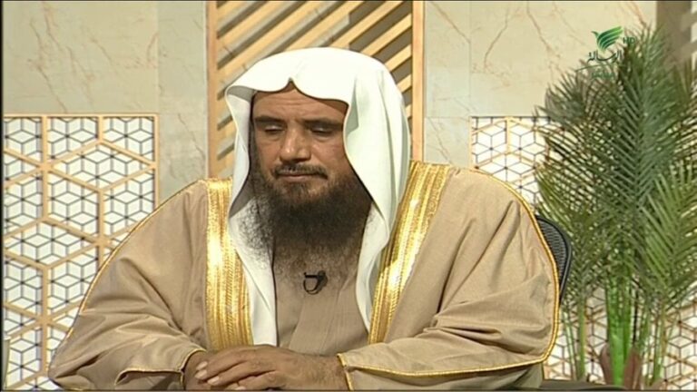فيديو.. الخثلان يوضح حكم الوضوء بالبخاخ في الحرم