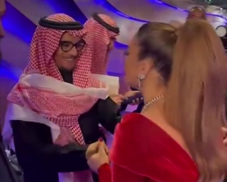 فيديو.. رابح صقر وأصالة يجتمعان في موسم الرياض.. وهذا ما طلبته الأخيرة من الفنان