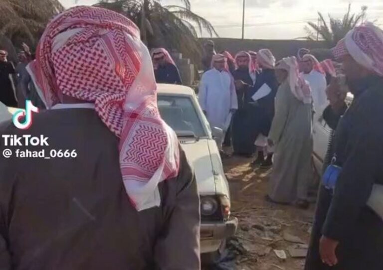 فيديو.. سيارة قديمة متهالكة في المجمعة تُباع بـ15 ألف ريال لهذا السبب