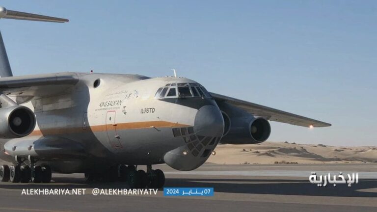 فيديو.. وصول الطائرة السعودية الـ 38 إلى مطار العريش لإغاثة غزة