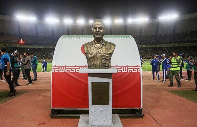قبل مواجهة الهلال.. إزالة تمثال قاسم سليماني من ملعب سباهان الإيراني