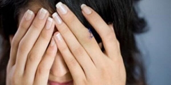 قصة فتاة كويتية تكتشف إصابتها بمرض الإيدز بعد تحليل ما قبل الزواج.. والسبب صدمة