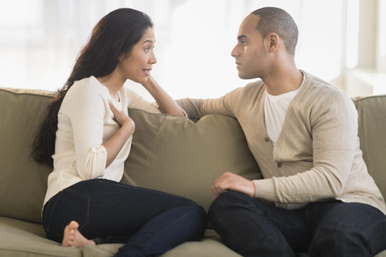 كيف تتعامل مع الزوجة كثيرة الطلبات