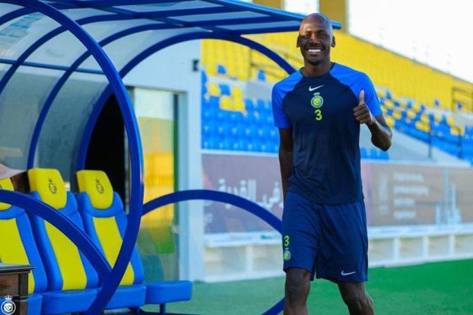 لاعب النصر عبدالله مادو يودع زملائه.. وينضم إلى نادي الاتفاق بعد الموافقة الرسمية